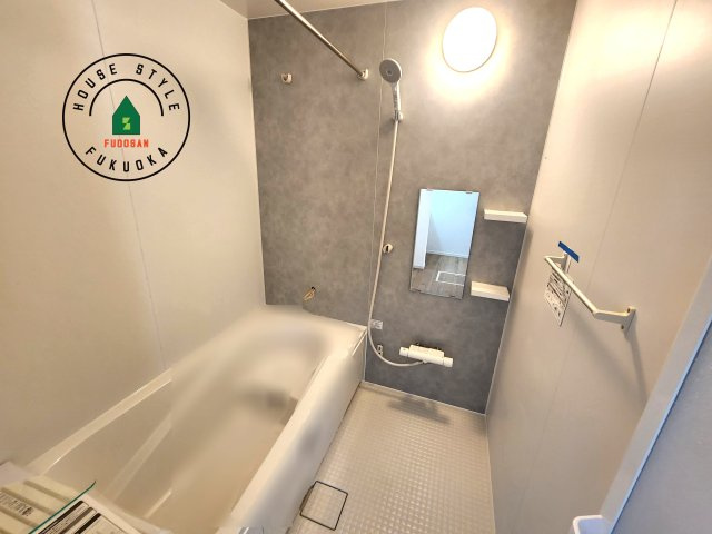 福岡市屋形原1丁目第2-2棟(2号棟)の内観：施工例|1日の疲れを癒してくれる広々バスルーム。雨の日のお洗濯にも大活躍な浴室乾燥機付です！