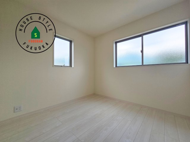 福岡市早良区飯倉3丁目第20-2棟（1号棟）の内観：施工例|穏やかな光が差し込む室内には、穏やかな時間が流れます。