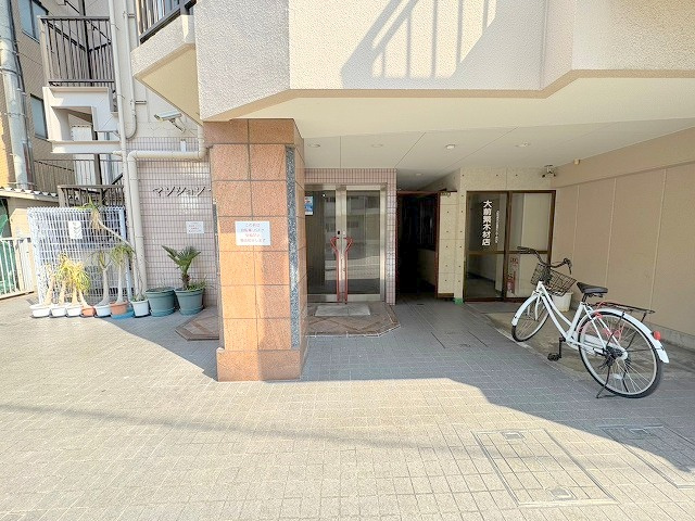 マンションセレーネのエントランス