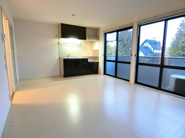 コートビレッジ苅原の居間・リビング