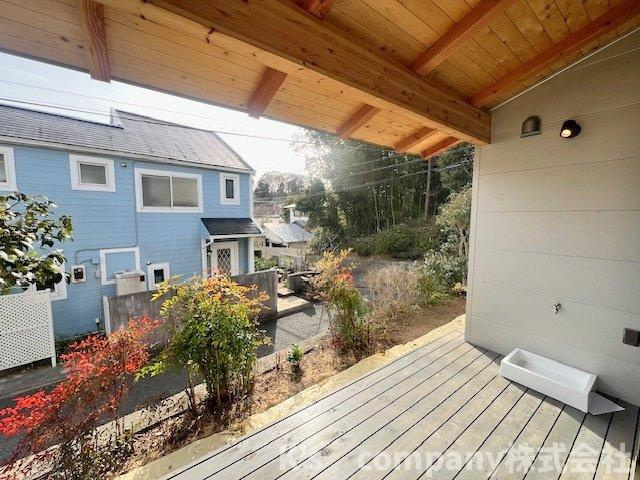 ■平塚市出縄　新築戸建●の庭|自然豊かな住環境ならではの眺望で、植栽により四季折々の景色を楽しめます◇