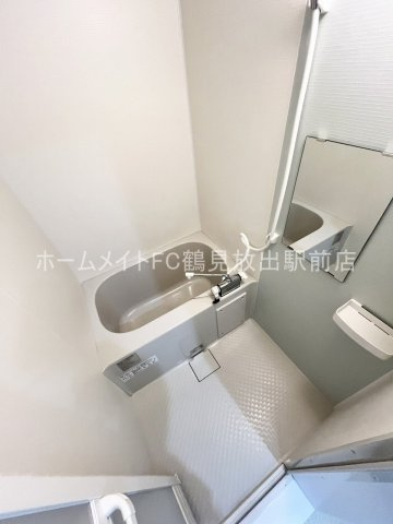 大阪市城東区諏訪３丁目のアパートの浴室