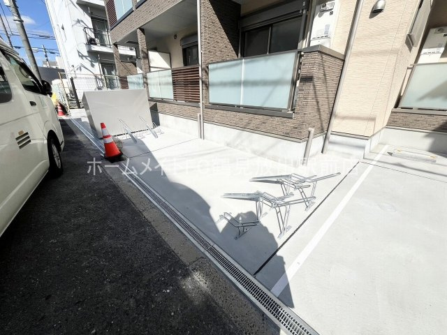 大阪市城東区諏訪３丁目のアパートの駐車場