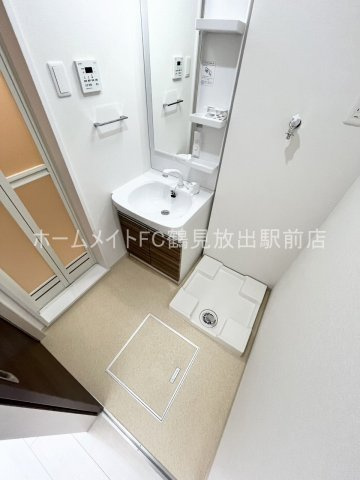 大阪市城東区諏訪３丁目のアパートの洗面所