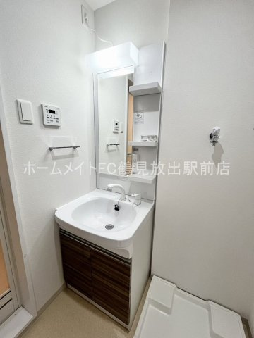 大阪市城東区諏訪３丁目のアパートの独立洗面台
