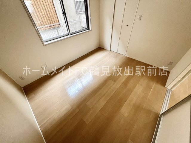 東大阪市稲田新町１丁目のハイツの洋室