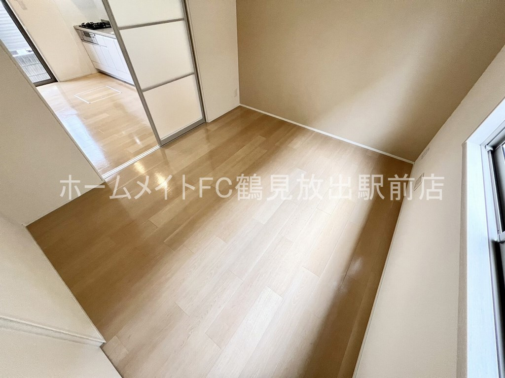 東大阪市稲田新町１丁目のハイツの洋室