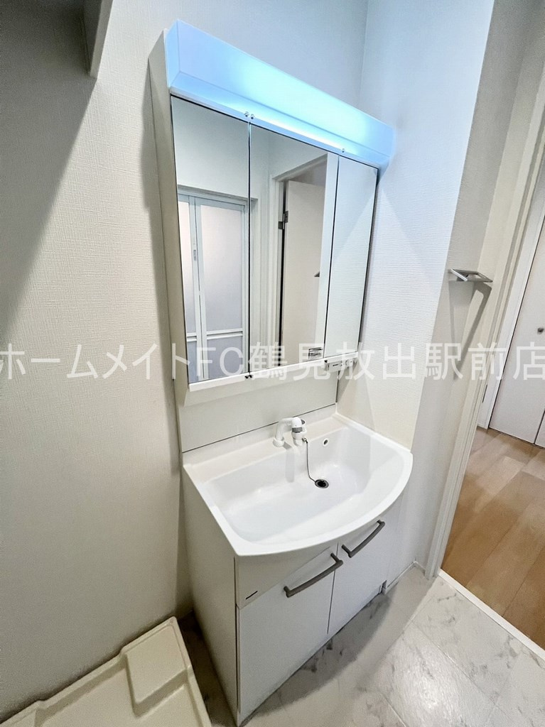 東大阪市稲田新町１丁目のハイツの独立洗面台