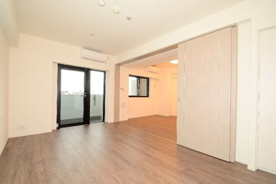 【居間・リビング】 | ステージグランデ台東根岸アジールコート | こちらの居間で趣味の時間をお楽しみください