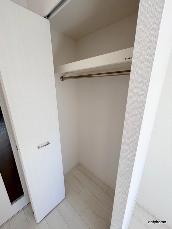 エスリード大阪デュアルゲート  仲介手数料無料の収納