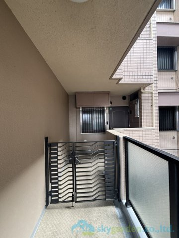 グランドヒルズ本厚木の玄関