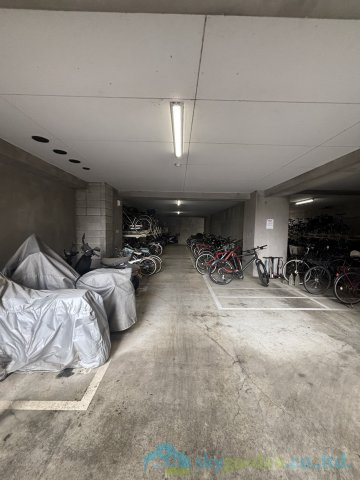 グランドヒルズ本厚木の駐車場