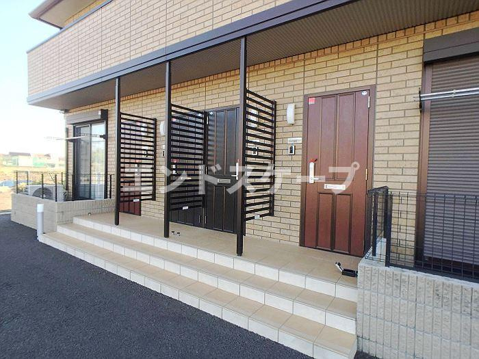 アロッジオ城川のエントランス|高崎、前橋、伊勢崎エリアのお部屋探しはエンドスケープまで！お客様の理想お聞かせ下さい♪