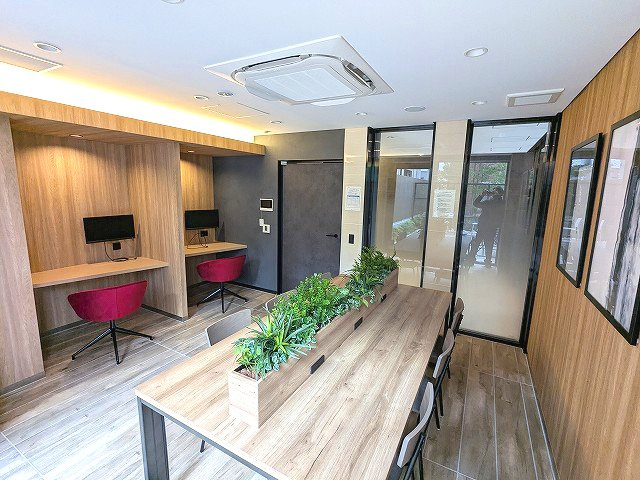 LEFOND PROGRES上野御徒町の設備|1Fビジネスラウンジには個別2ブース有