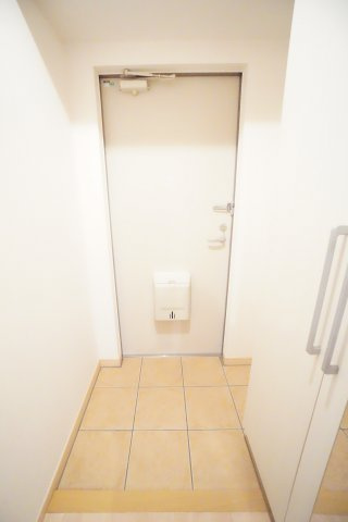 【玄関】 | シンパシーイースト | ※同物件・同タイプの写真です。