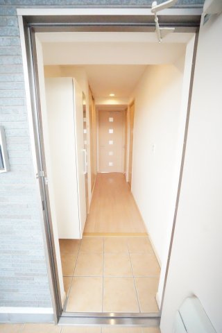 【玄関】 | シンパシーイースト | ※同物件・同タイプの写真です。