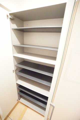 【収納】 | シンパシーイースト | ※同物件・同タイプの写真です。