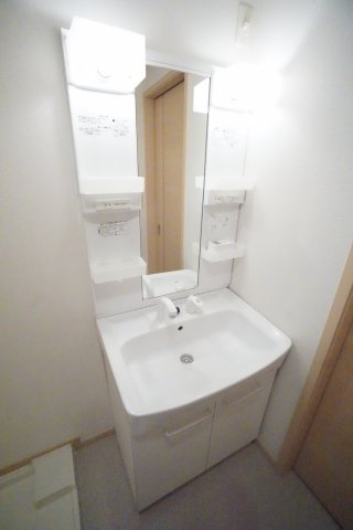 【独立洗面台】 | シンパシーイースト | ※同物件・同タイプの写真です。