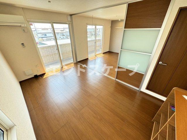 エスポワール明神の居間・リビング|高崎、前橋、伊勢崎エリアのお部屋探しはエンドスケープまで！お客様の理想お聞かせ下さい♪