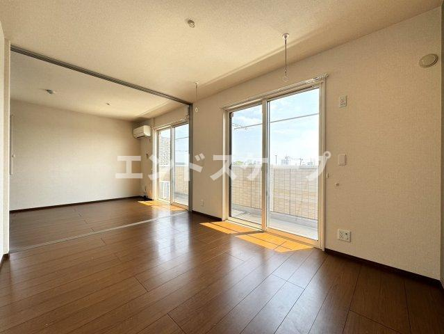 エスポワール明神の居間・リビング|高崎、前橋、伊勢崎エリアのお部屋探しはエンドスケープまで！お客様の理想お聞かせ下さい♪