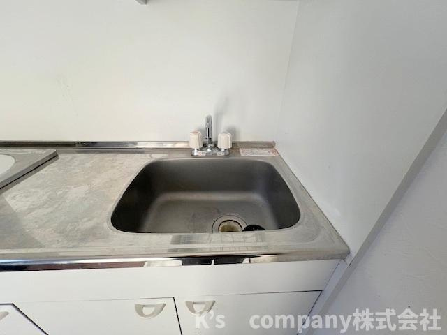 ■海老名市中新田　ライオンズマンション厚木駅前のキッチン|耐久性の優れたステンレス製のシンク◇
