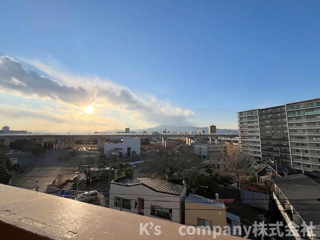 ■海老名市中新田　ライオンズマンション厚木駅前の展望|バルコニーからの眺望です◇前面に棟がなく人目を気にせずに生活ができます♪