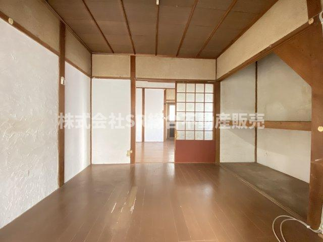 布市町2丁目中古テラスハウスの洋室|使い勝手のいい洋室です！