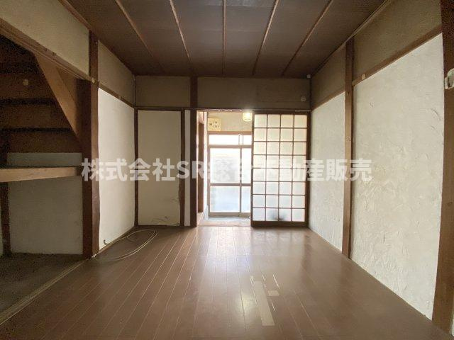 布市町2丁目中古テラスハウスの洋室|落ち着いた色調の洋室です