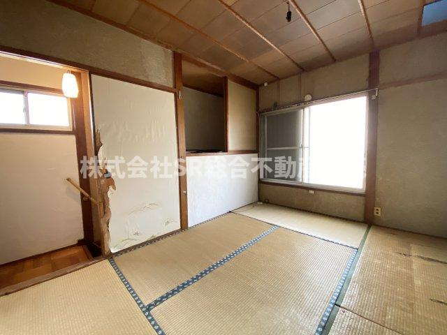 布市町2丁目中古テラスハウスの和室|日本らしい落ち着いた雰囲気の和室です