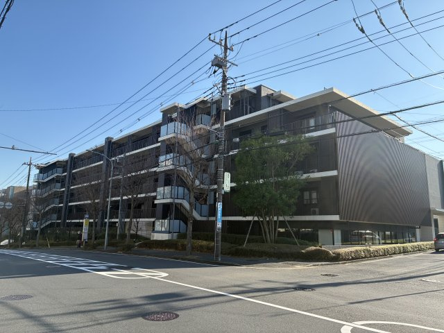 ドレッセあざみ野ガーデンズの外観