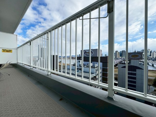近鉄淀川リバーサイドのバルコニー|開放的で明るい空間を演出してくれるバルコニーです