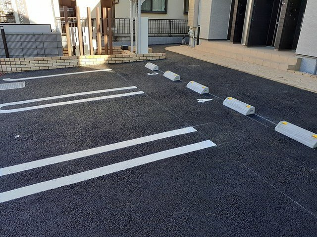 メゾン　エスポワールの駐車場