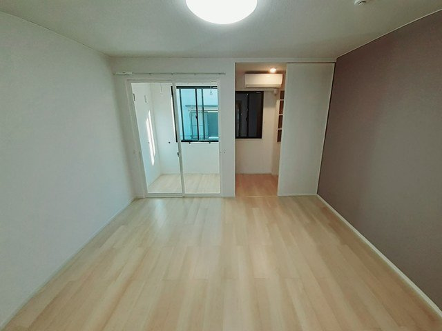 メゾン　エスポワールの居間・リビング