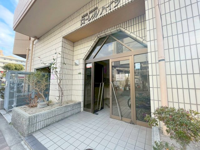 ローレルハイツのエントランス