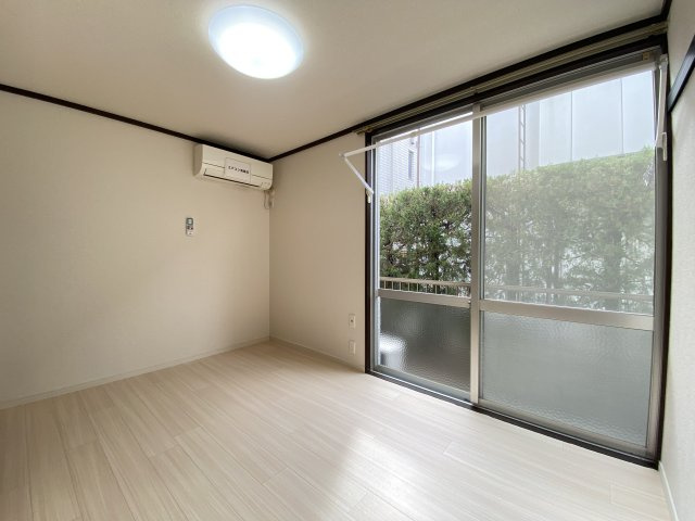 エクセルハイムAの寝室|収納付きの洋室☆