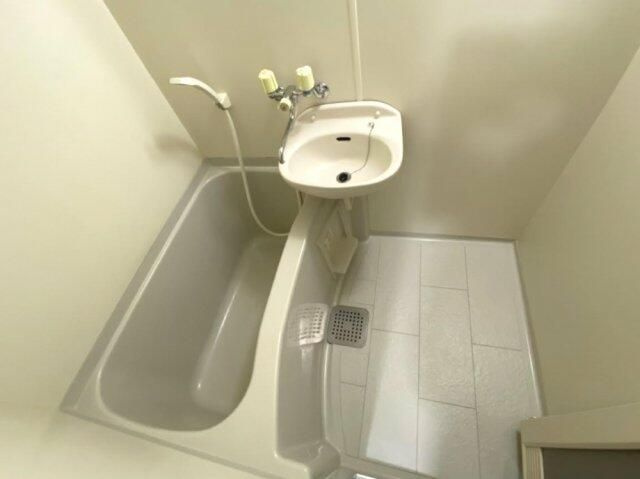 フローラルハイツの浴室