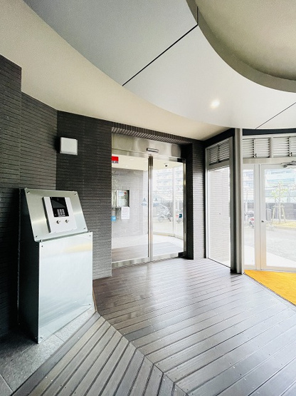 【エントランス】 | アンピール空港南