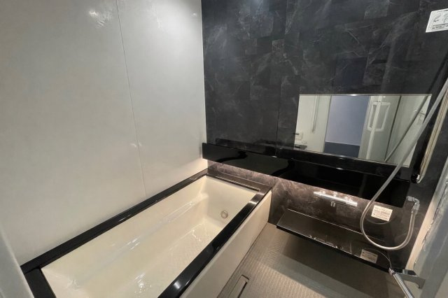 【積水ハウス施工】太陽光パネル×駐車場6台分×全部屋物置　築浅のオシャレな深谷市の中古住宅の浴室