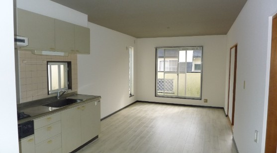 翠花苑　Aの居間・リビング|ゆったり過ごせる居間です