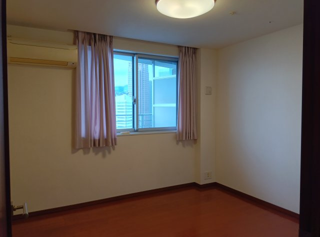 ザ・タワー大阪の洋室