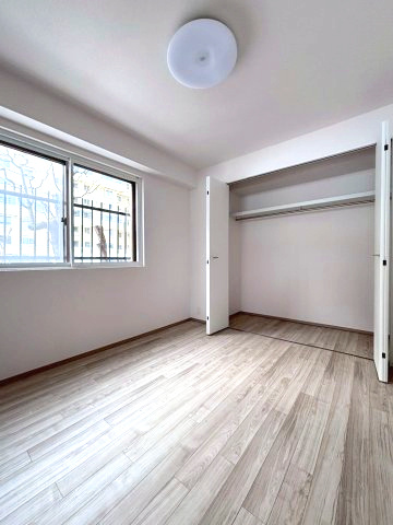 パークハイム旭ヶ丘の洋室