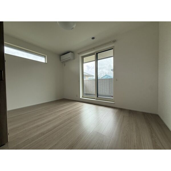 涼風町戸建の居間・リビング