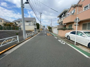 【前面道路含む現地写真】