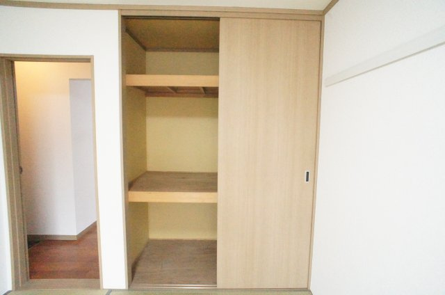 ガーデンヒルズ国分寺台Ｂ棟の収納
