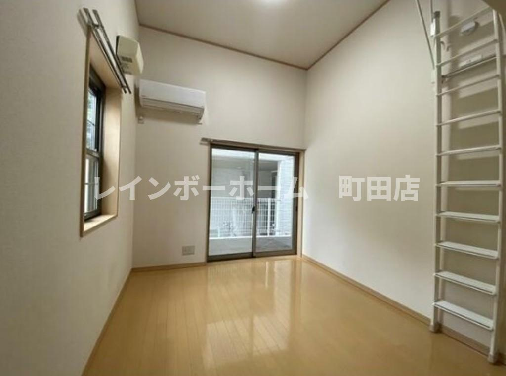 アゼリアガーデンズ向ヶ丘2※初期費用分割あと払いサービス利用可能物件の居間・リビング