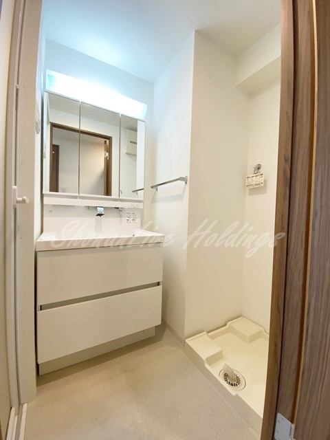 Clochette　Nakamotoの洗面所|明るい洗面所です