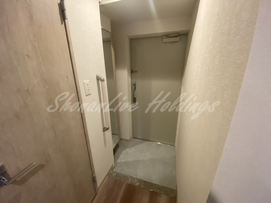 ラフィシア関内の玄関|収納充実の玄関♪