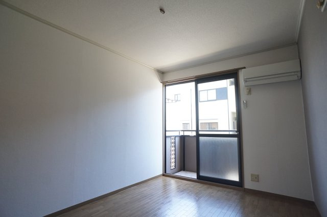 ハイツソレイユの居間・リビング