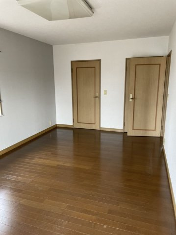 フレグランスの寝室|風通しも良い寝室です☆
