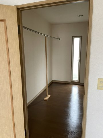 フレグランスの収納|ウォークインクローゼットなので収納豊富です☆